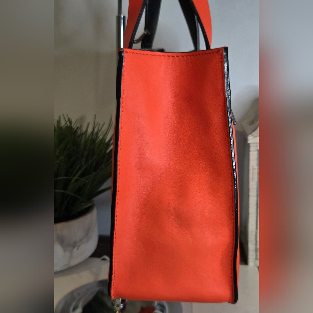 Kate Spade New York Brightspot Avenue Grayce Tote Storybook Lining - Picture 3 of 15
